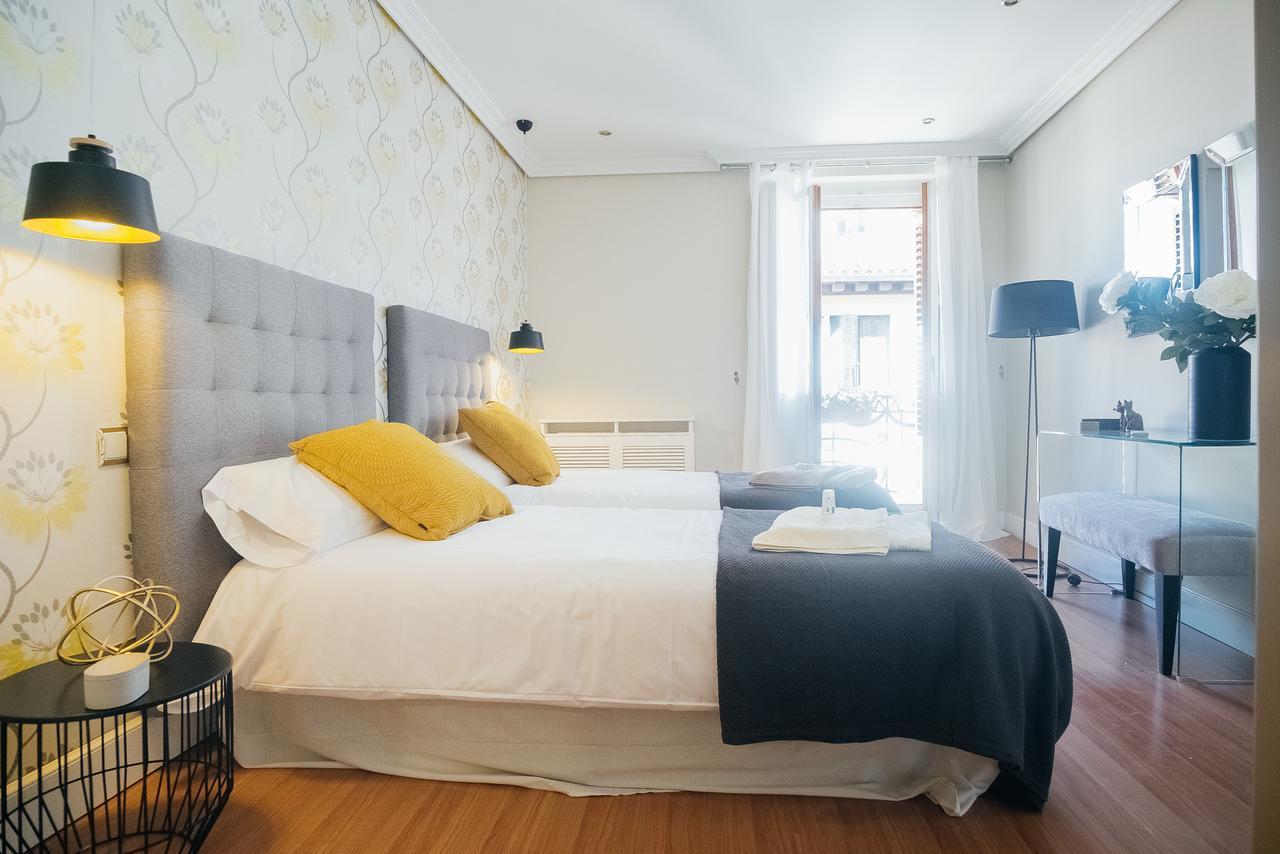 300m² 5 Slaapkamer, 4 Privé Badkamer In Centrum Appartement